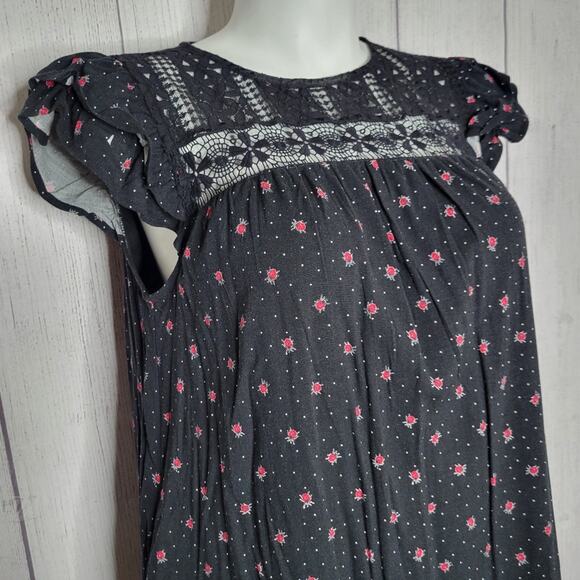 Torrid Mini Rayon Slub Crochet Yoke Shift Dress, size 1 - Picture 2 of 8